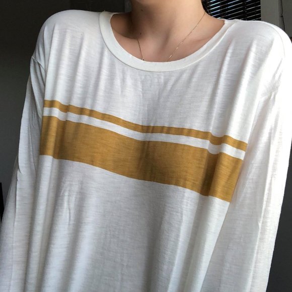 2/15$ Casual AEO long sleeve tee - Picture 2 of 7
